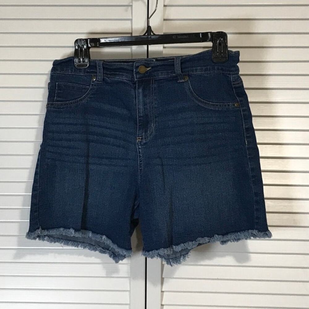 Just Be Dark Wash High Waisted Frayed Raw Hem Denim Blue Jean Shorts M